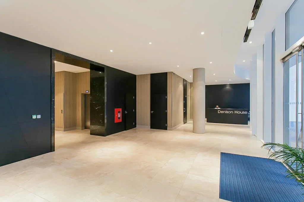 Flat Lanterns Way in Greater London