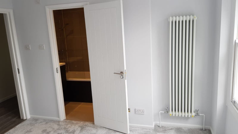 Flat Beaumont Crescent in Greater London