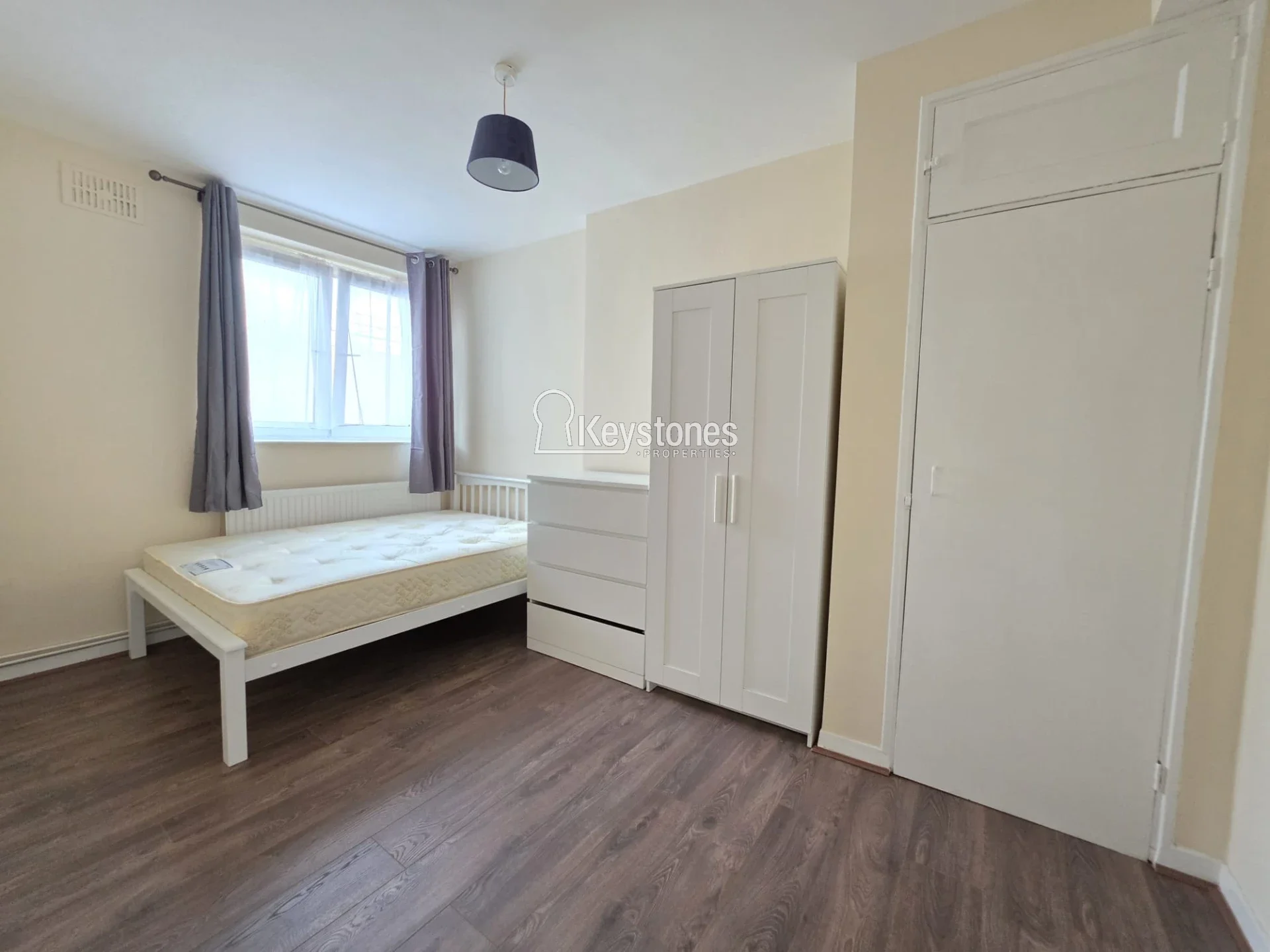 Room Canrobert Street in Greater London