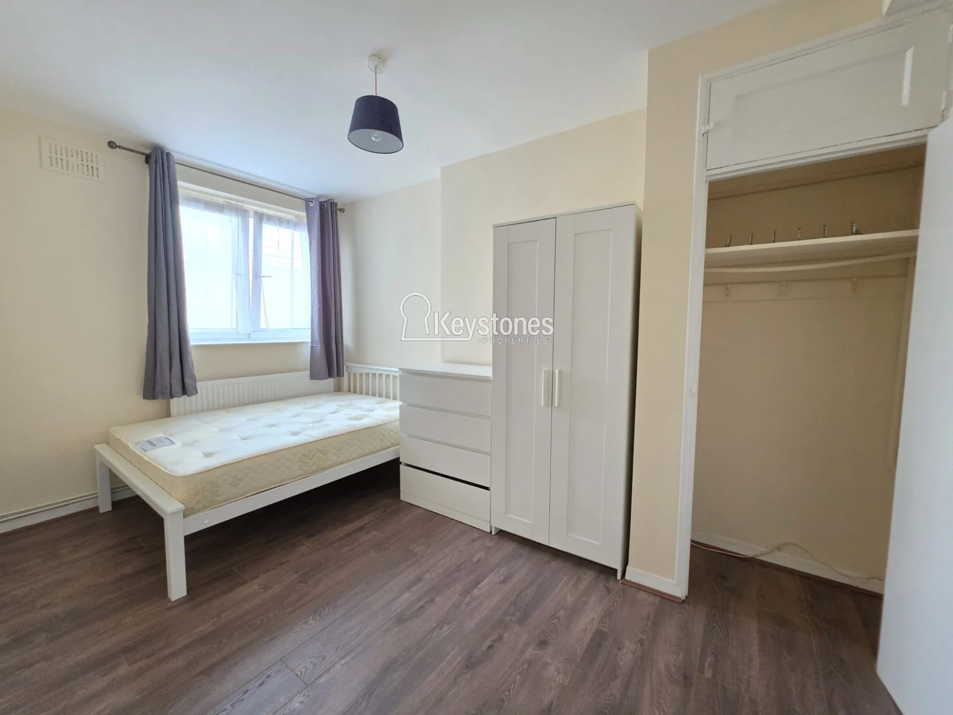 Room Canrobert Street in Greater London