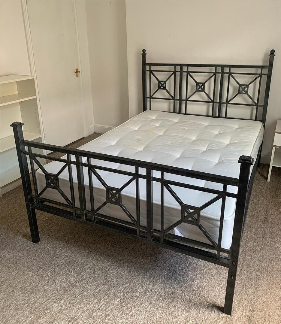 Room Bellevue Crescent in Bristol