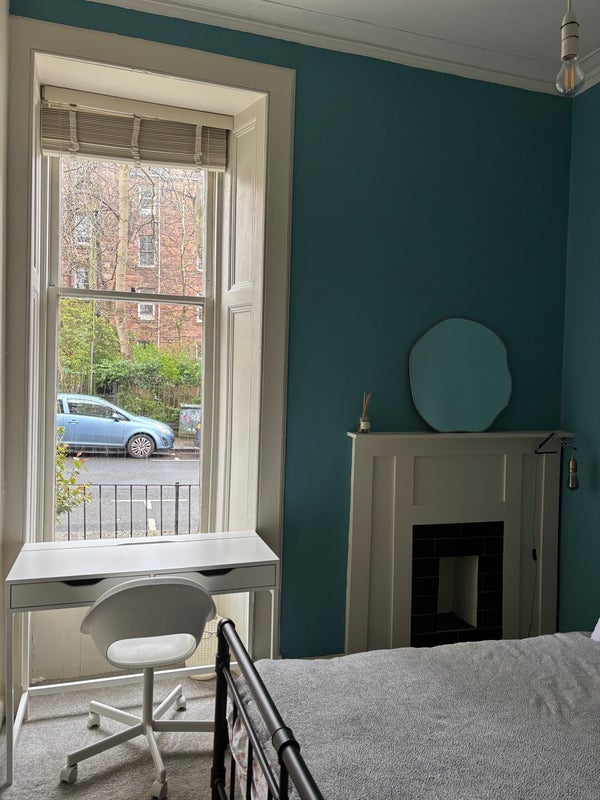 Room Montague Street in Glasgow