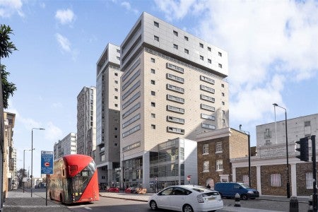 Flat Commercial Road in Greater London