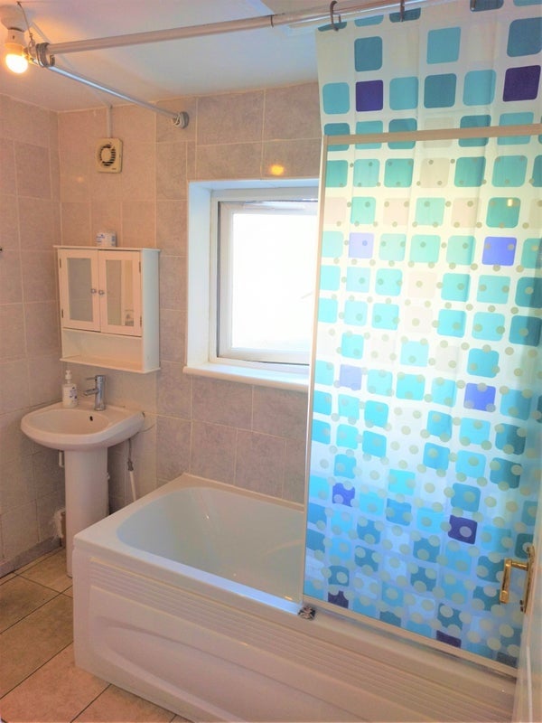 Room Roman Road in Greater London