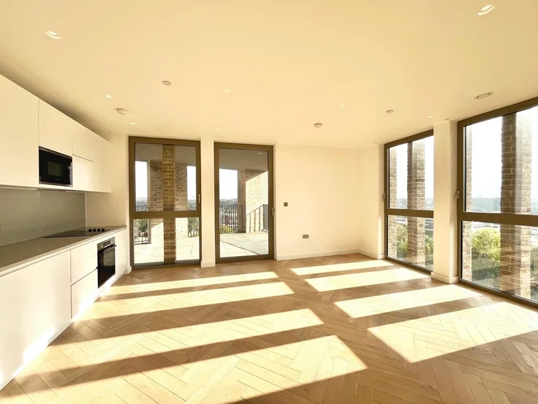 Flat Walm Lane in Greater London