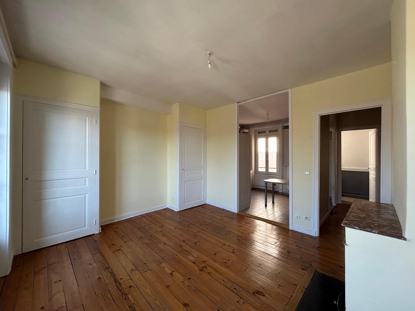 Flat Rue Philibert Mottin in Feurs