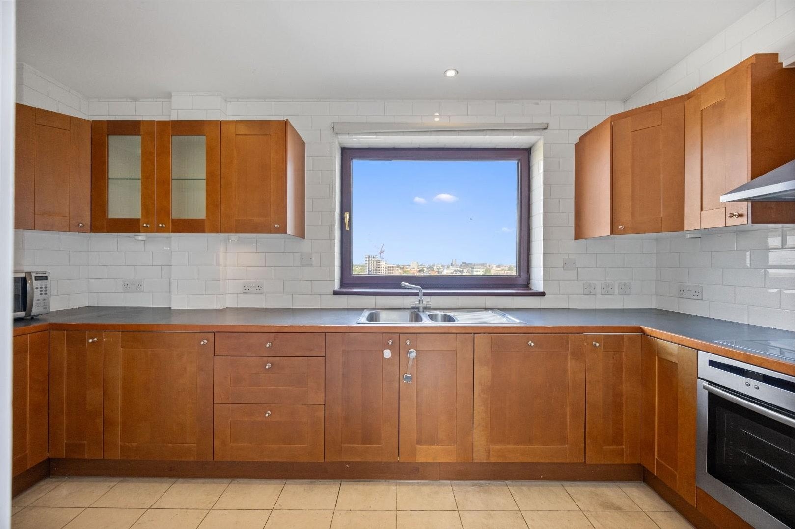 Flat Primrose Hill Road in Greater London