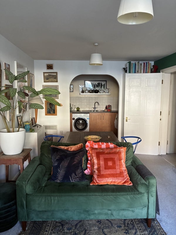 Room Morrish Road in Greater London