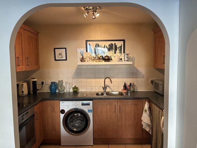Room Morrish Road in Greater London