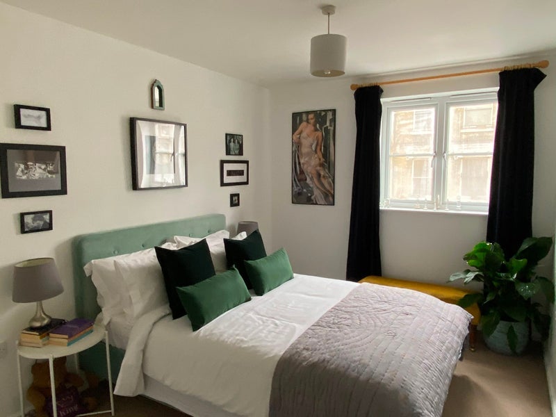 Room Morrish Road in Greater London