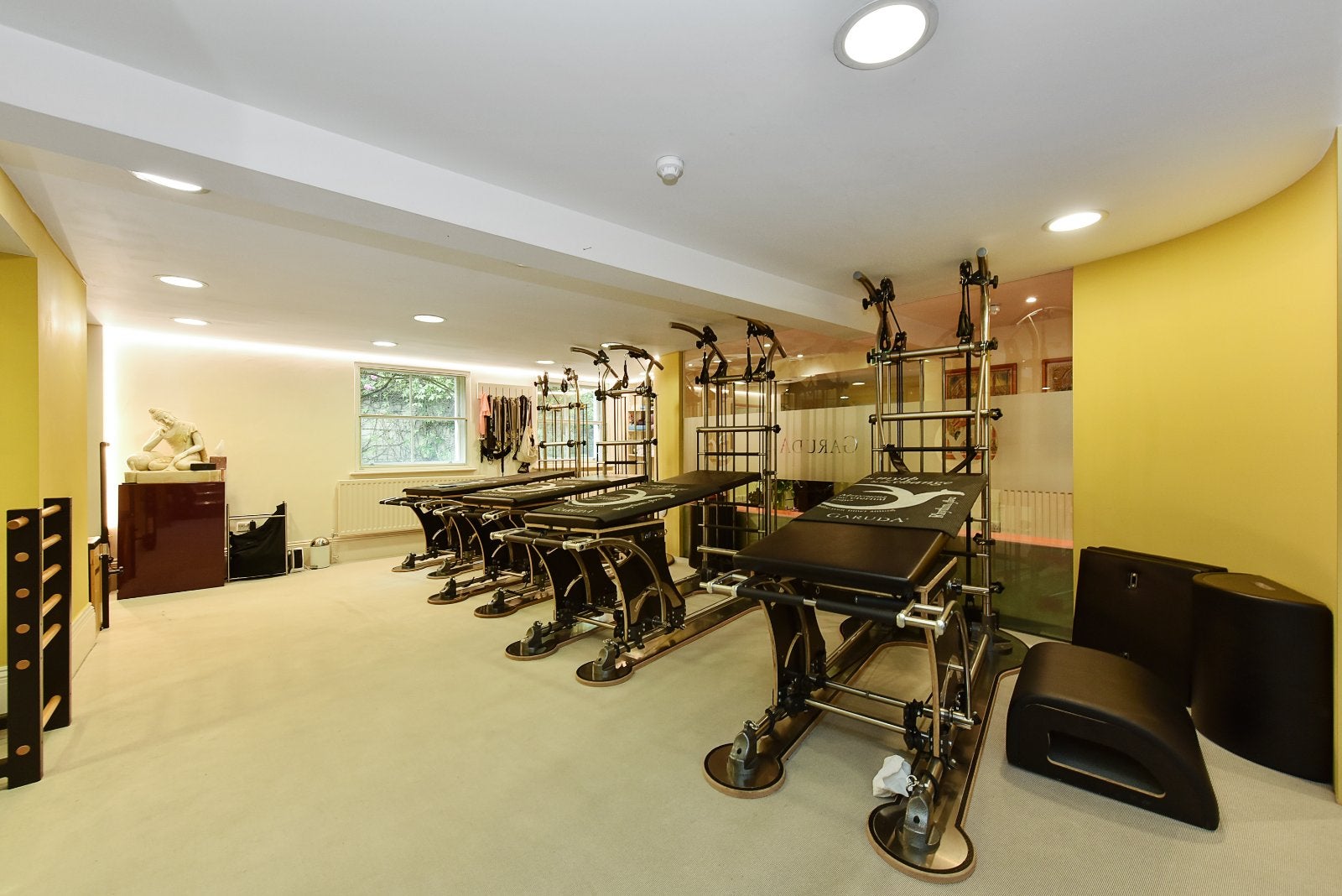 Flat Finchley Road in City of Westminster