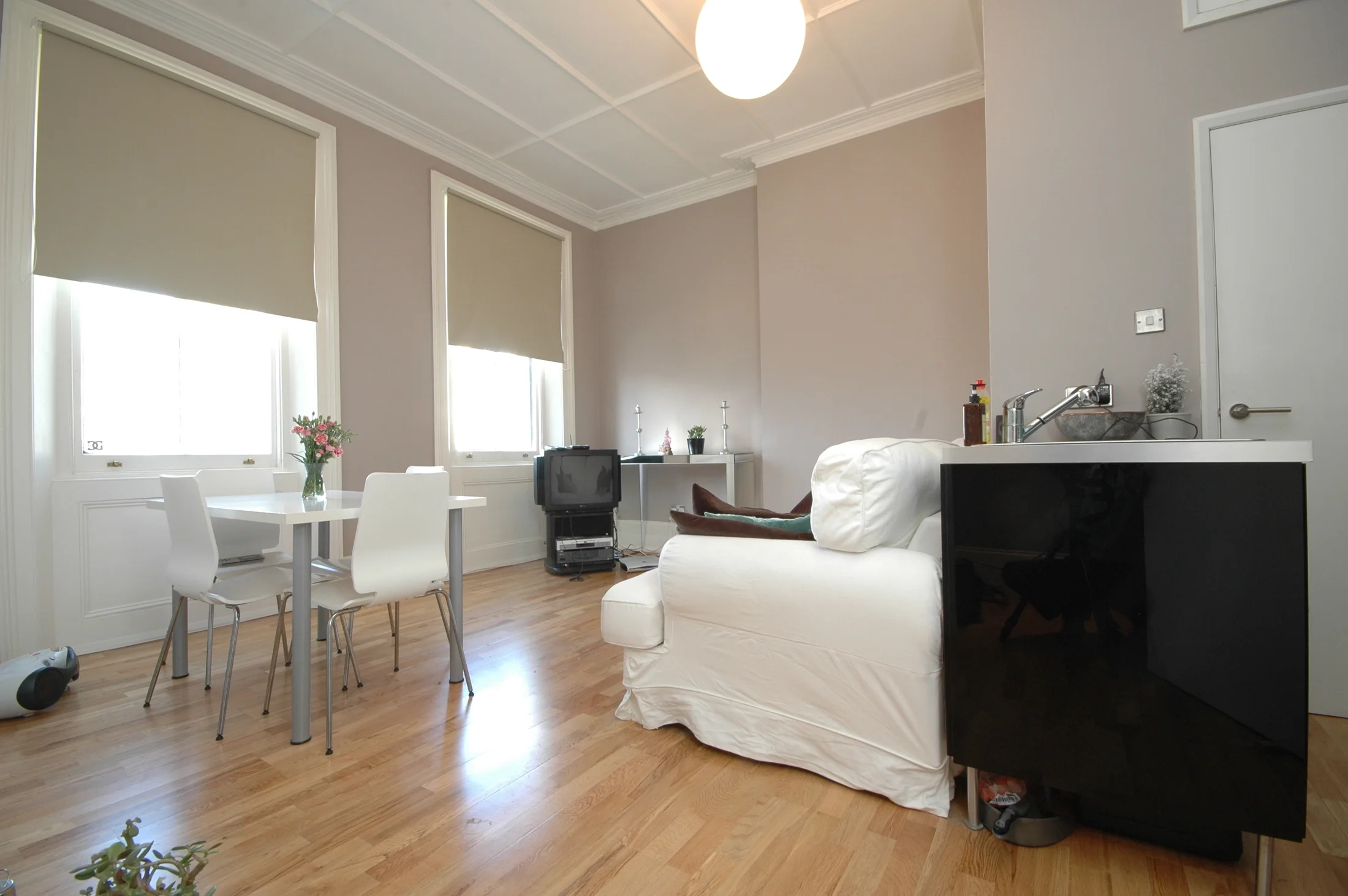 Flat Abbot's Place in Greater London