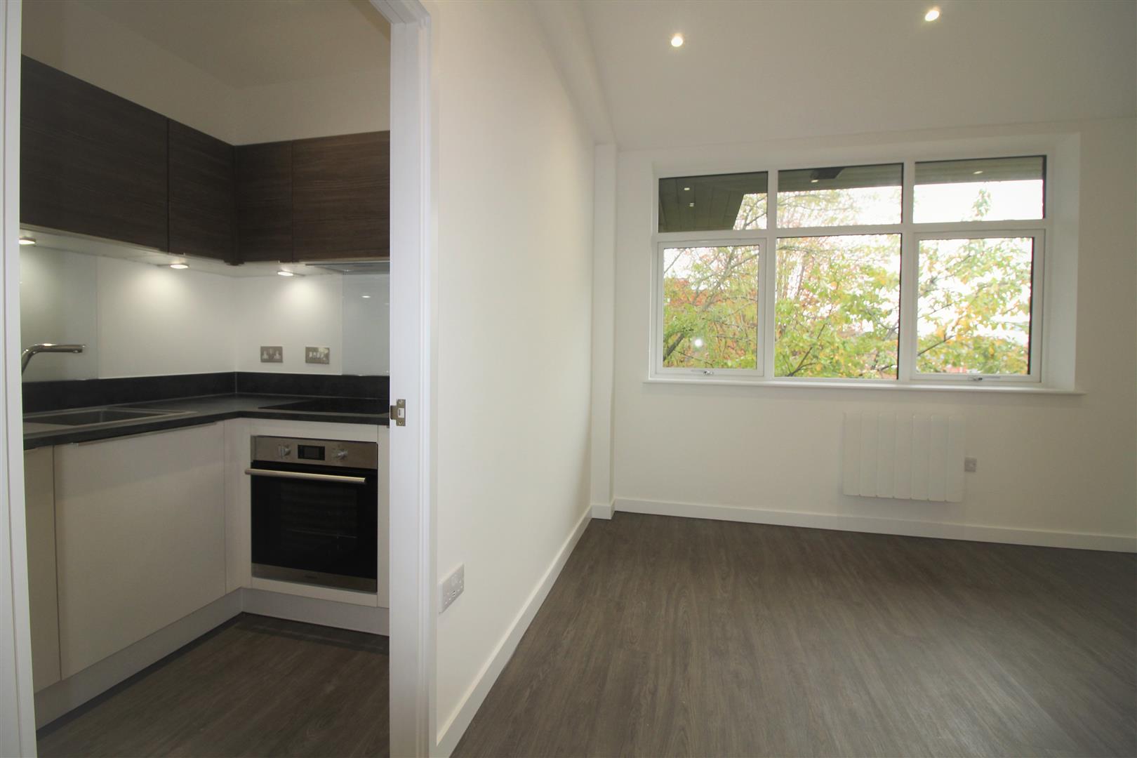 Flat Knoll Road in Surrey Heath