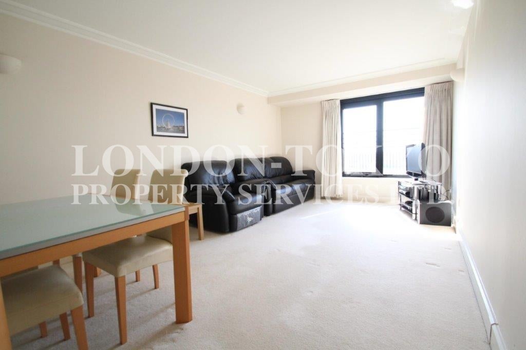 Flat Point W Access Road in Greater London