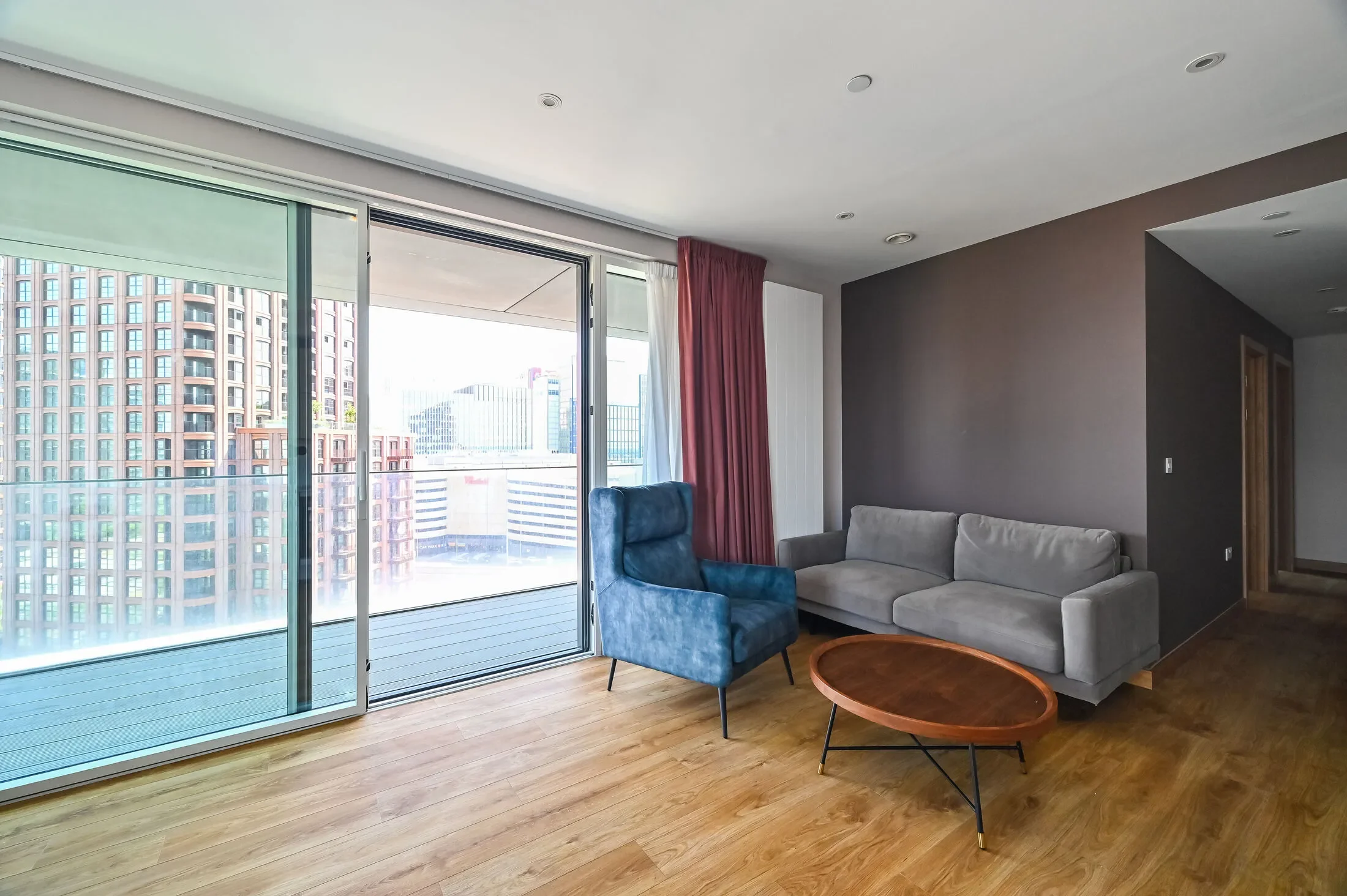 Flat Anthems Way in Greater London