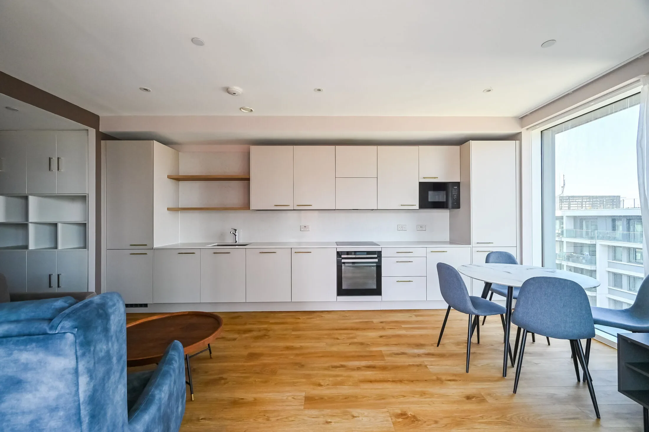 Flat Anthems Way in Greater London