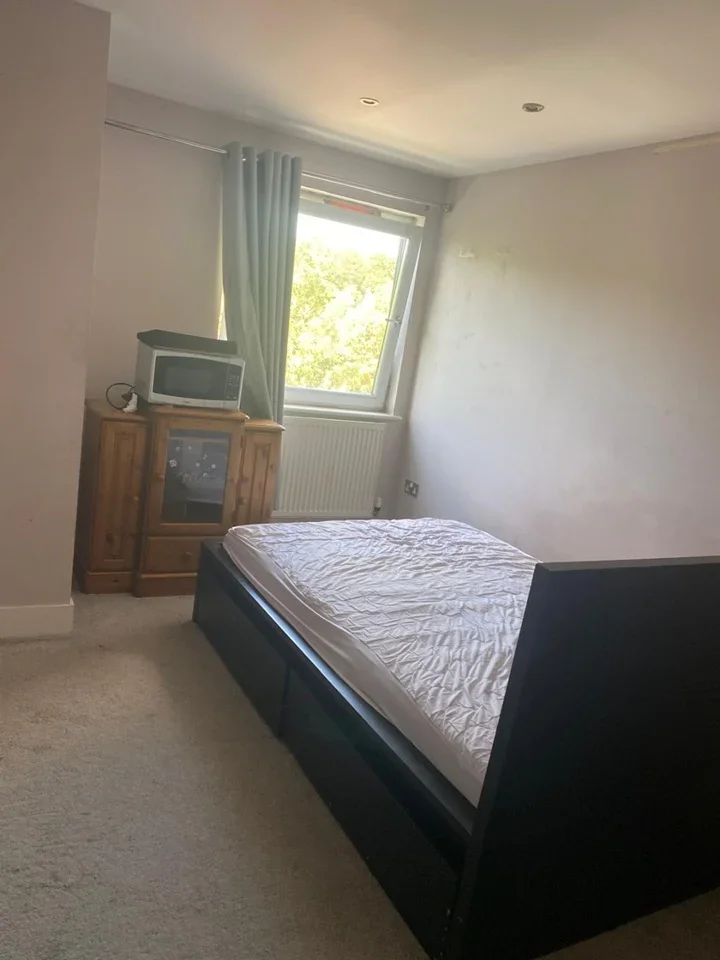 Room Brighton Road in Greater London