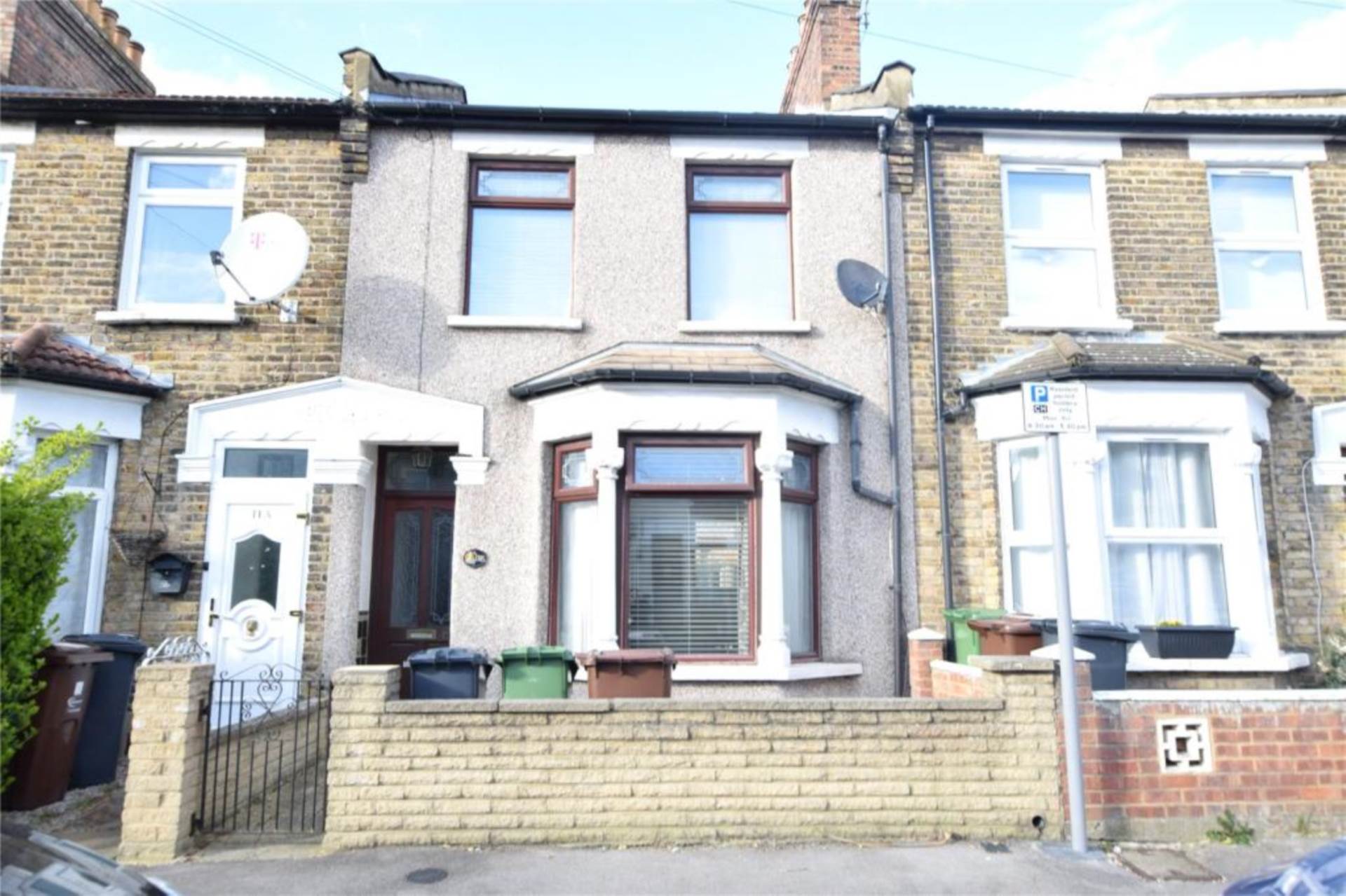 House Kenneth Road in Greater London