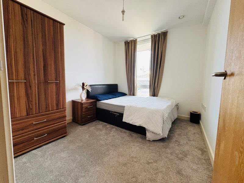 Flat Stadium Way in Greater London