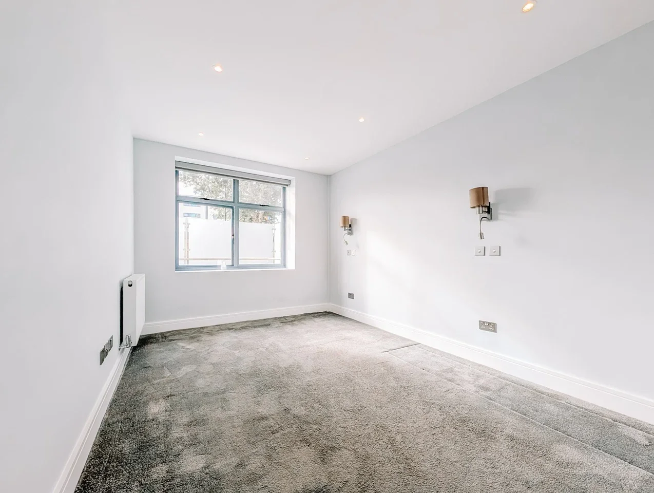 Flat Burdett Road in Greater London