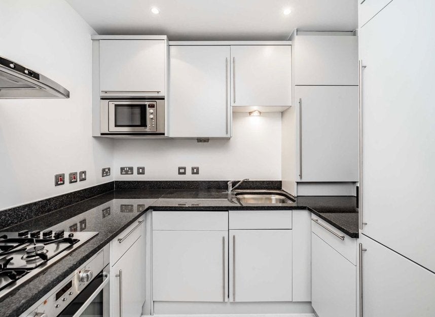 Flat Guildhouse Street in City of Westminster