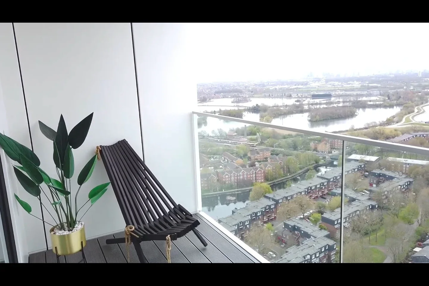 Flat Daneland Walk in Greater London