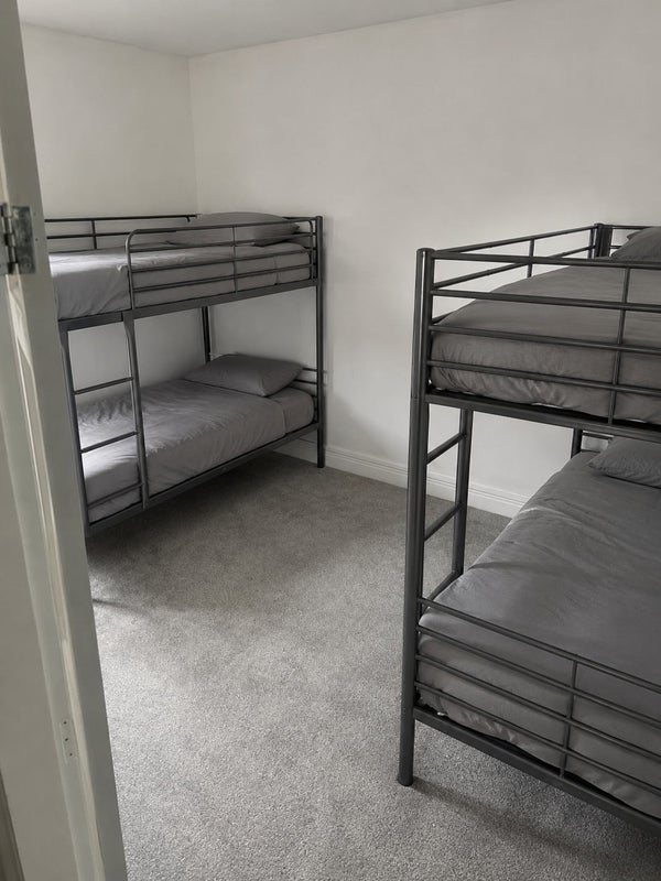 Room Thompson Road in Ipswich