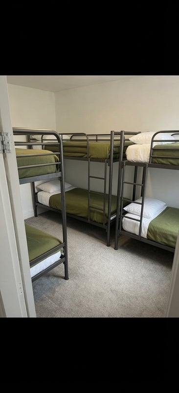 Room Thompson Road in Ipswich