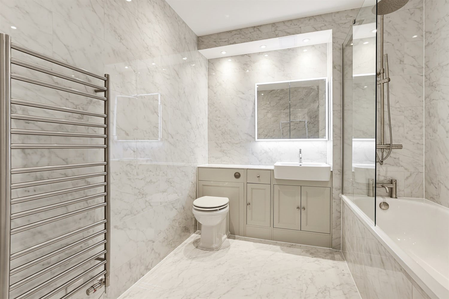 Flat Abbots Walk in Greater London