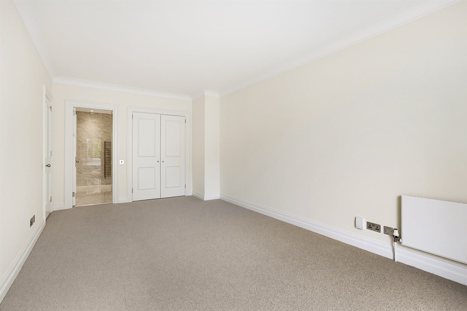 Flat Abbots Walk in Greater London