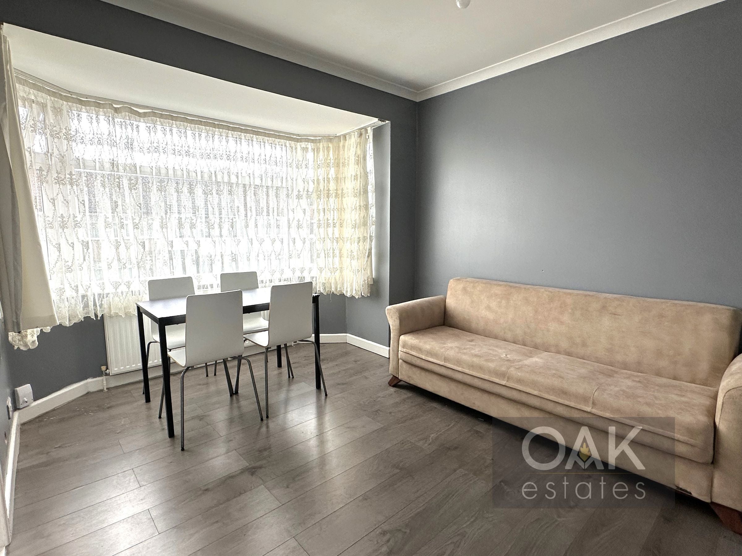 Flat Briar Close in Greater London