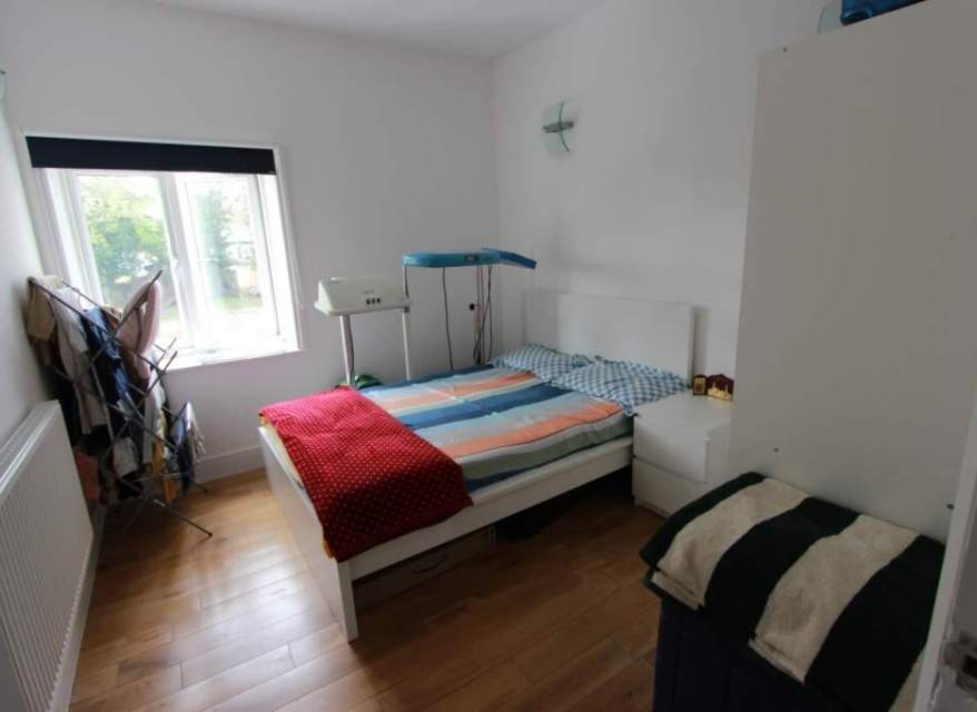 Flat Byron Road in Greater London