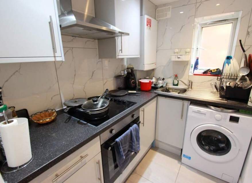 Flat Byron Road in Greater London