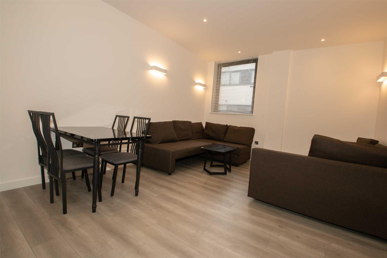 Flat Foxhunter Drive in Milton Keynes