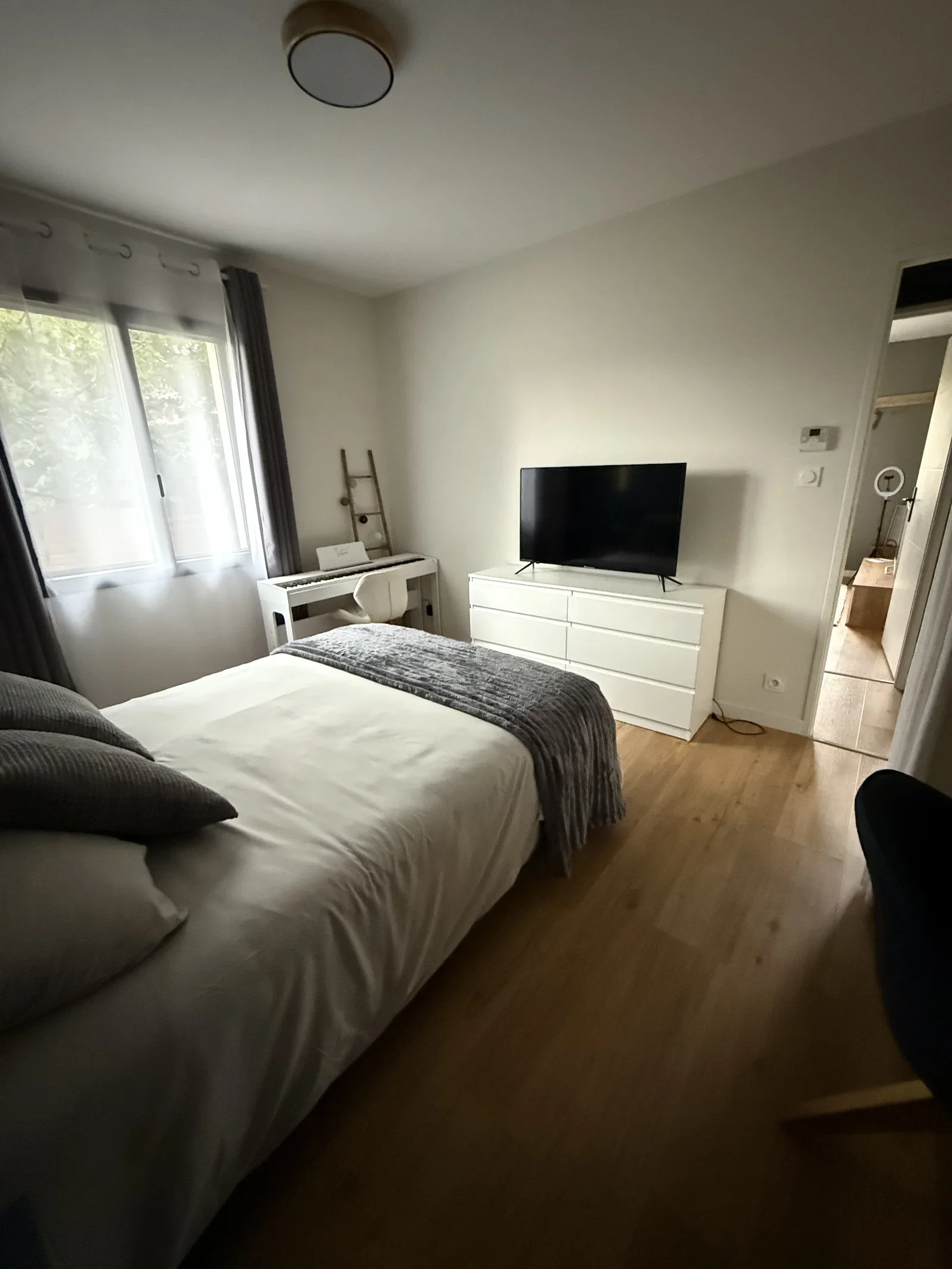 Chambre Rue des Écoles à Bressols