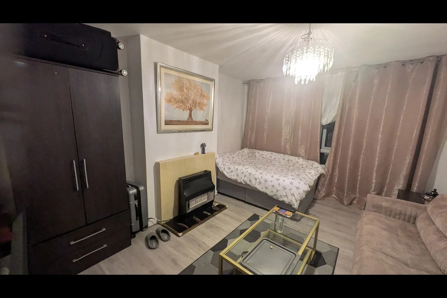Room Old Church Road in Greater London