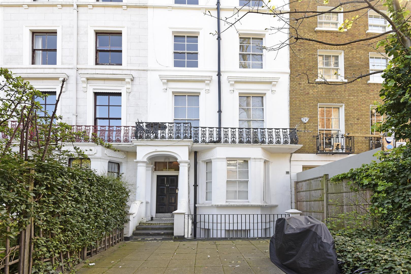Flat St Petersburgh Place in City of Westminster