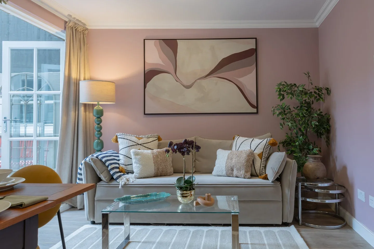 Flat Lyndhurst Grove in Greater London