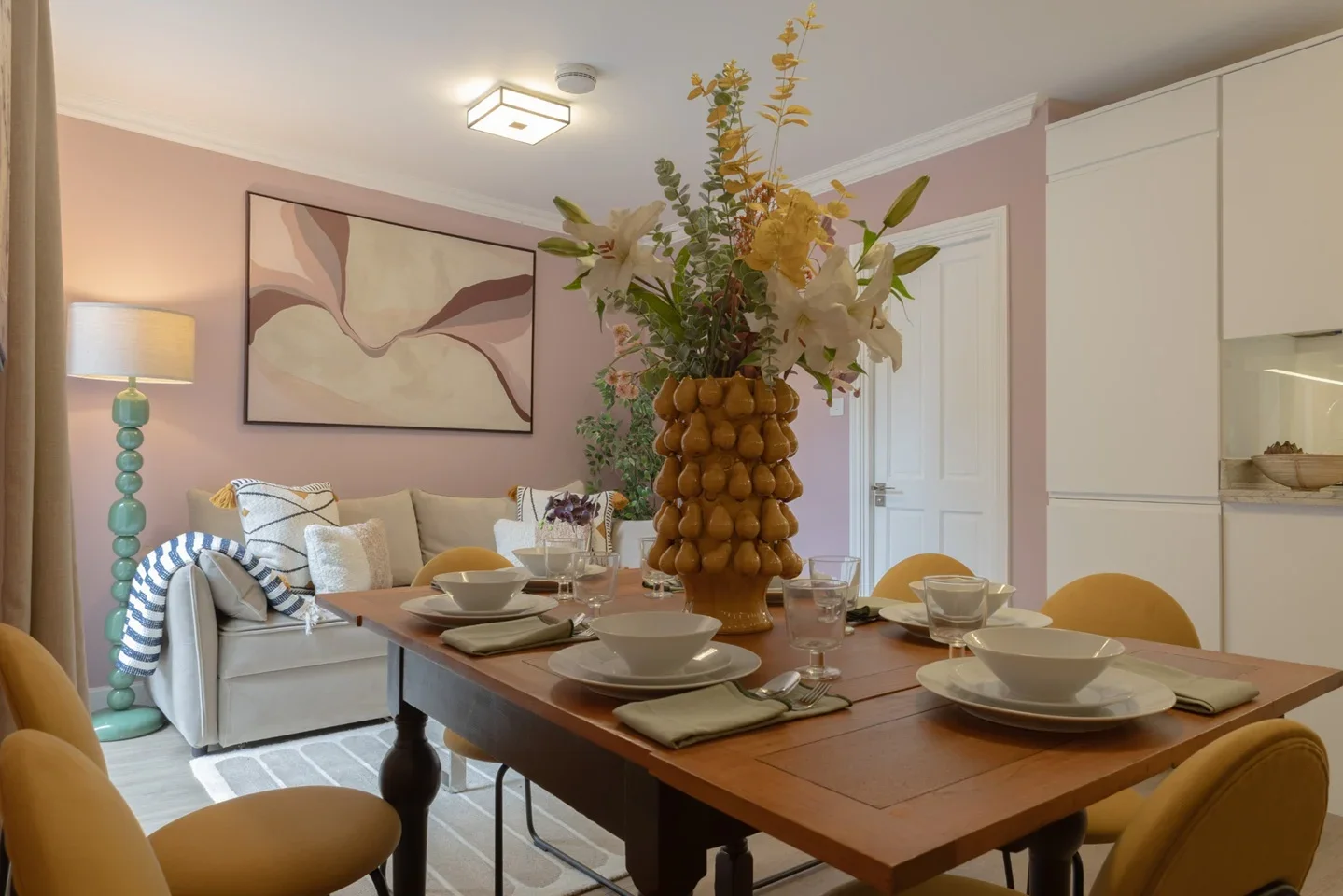 Flat Lyndhurst Grove in Greater London