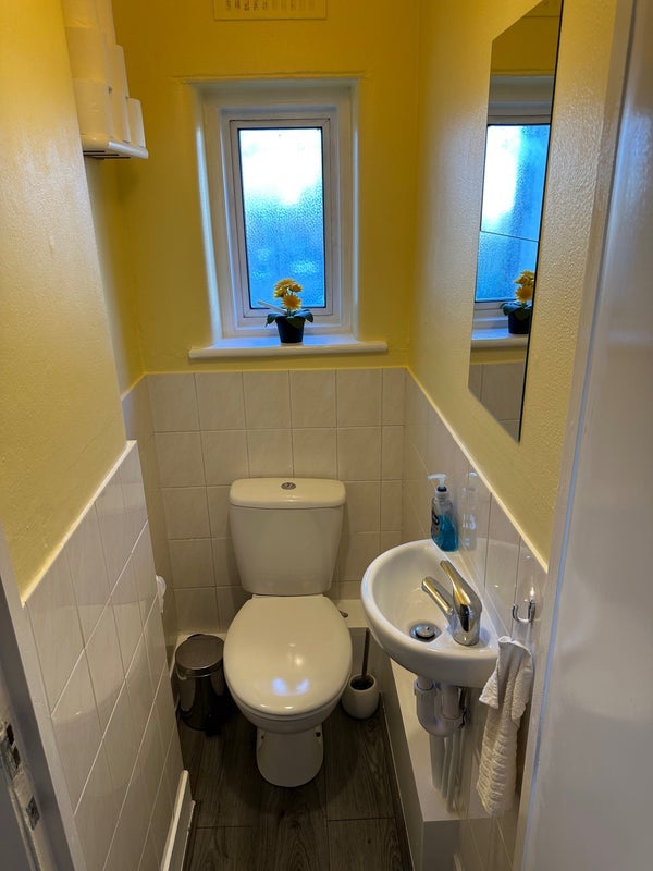 Room Northfield Avenue in Greater London