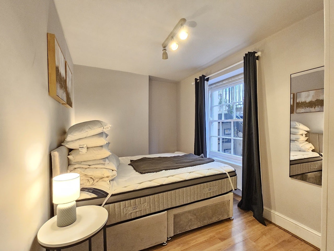 Flat Mornington Crescent in Greater London