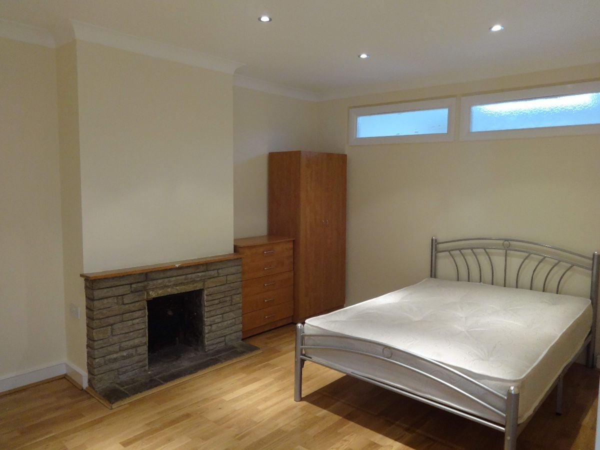 Room Brook Road in Greater London
