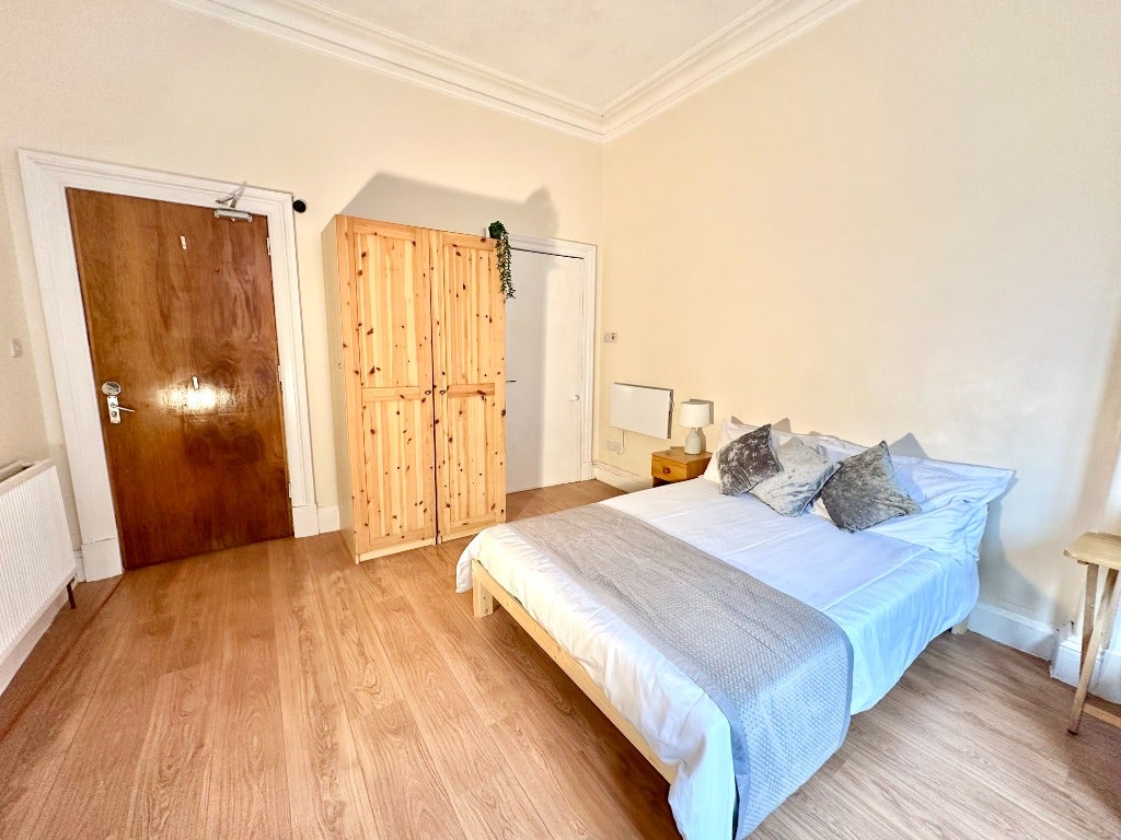 Flat Cartvale Road in Glasgow