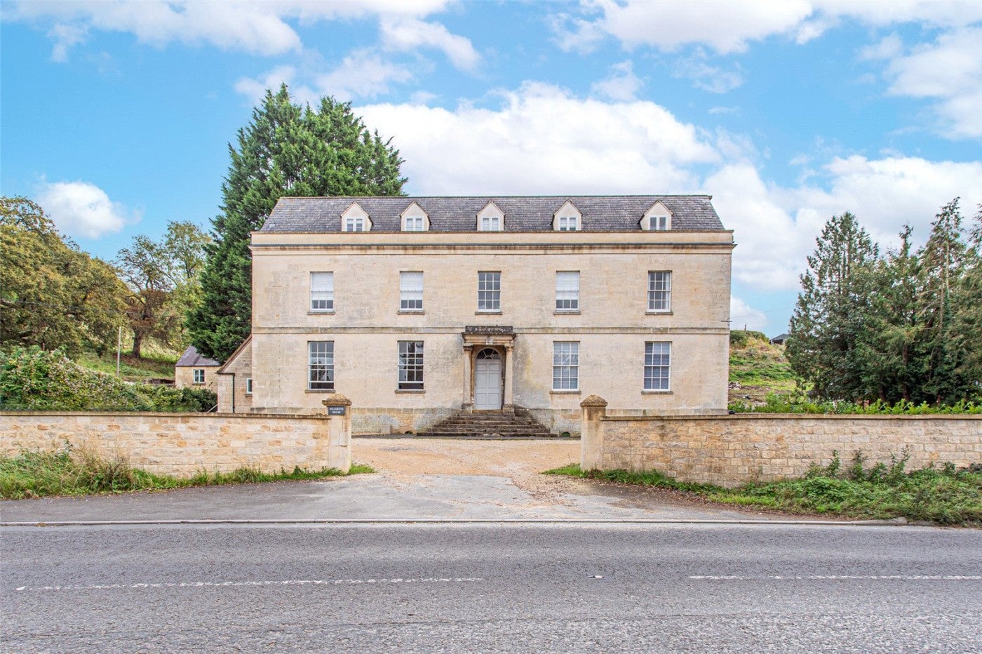 Flat Bath Road in Stroud