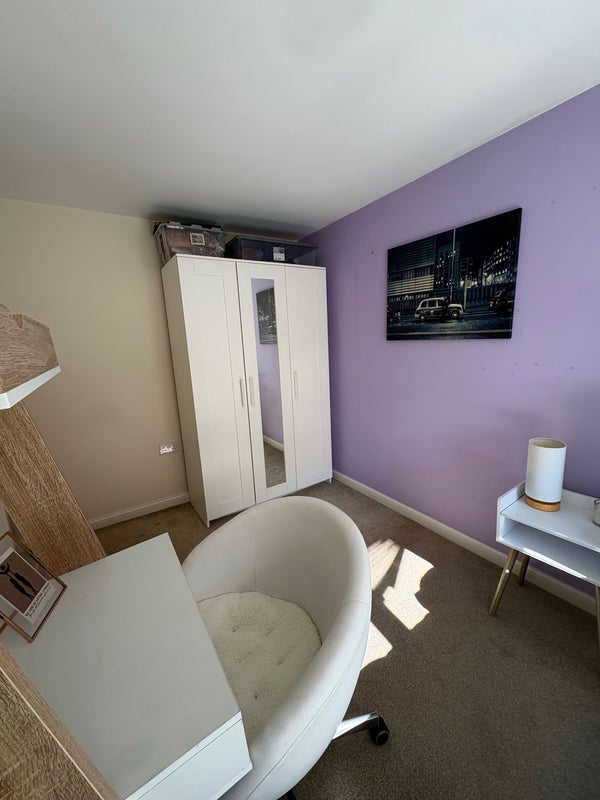 Room Ferney Hills Close in Walsall