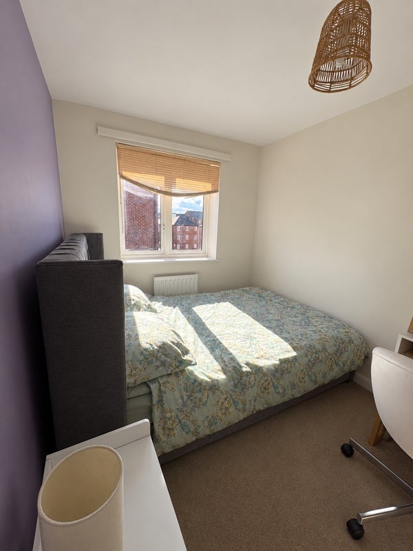 Room Ferney Hills Close in Walsall