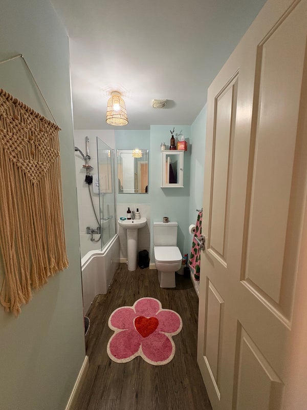 Room Ferney Hills Close in Walsall