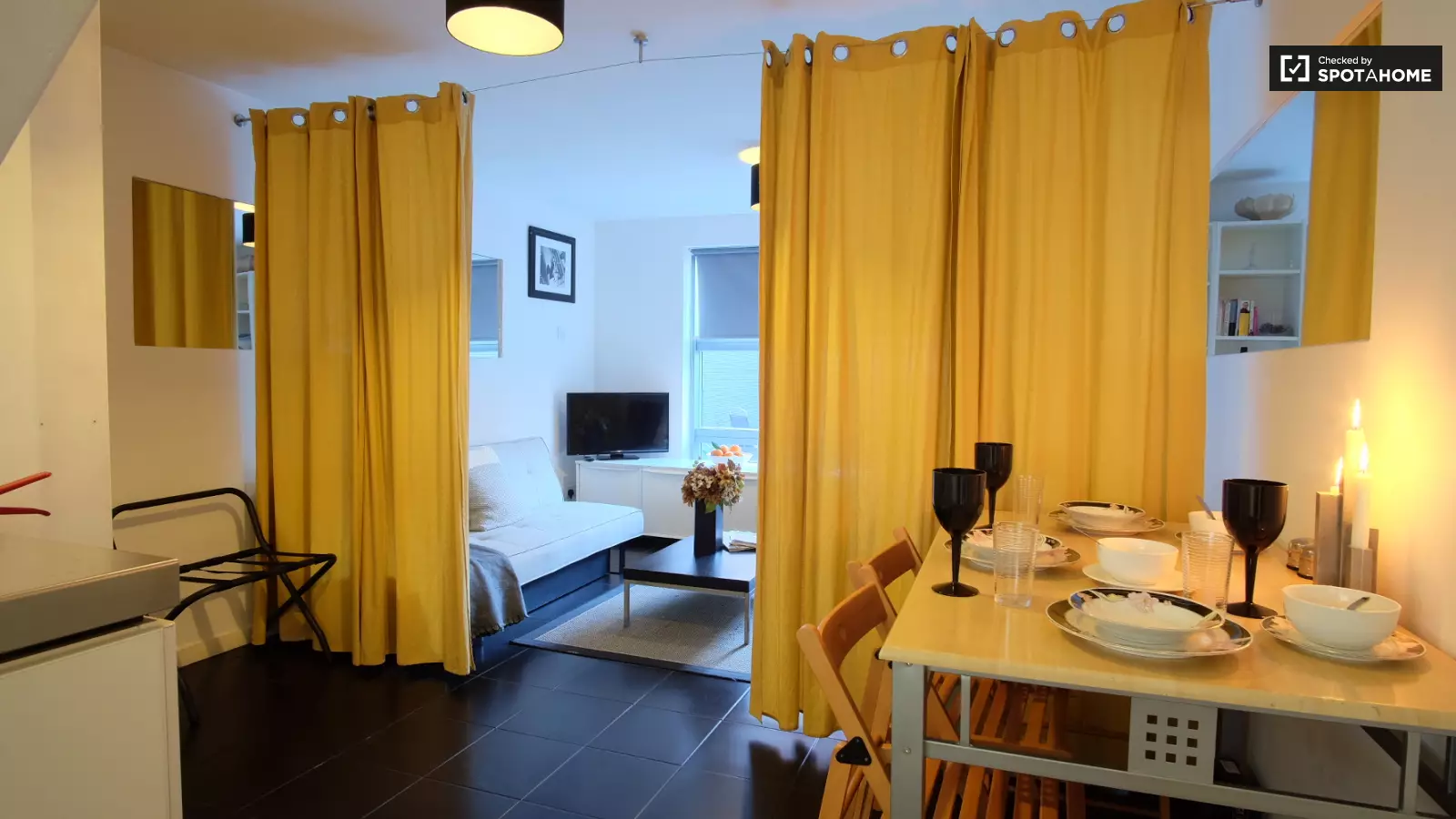 Flat Pelly Road in Greater London