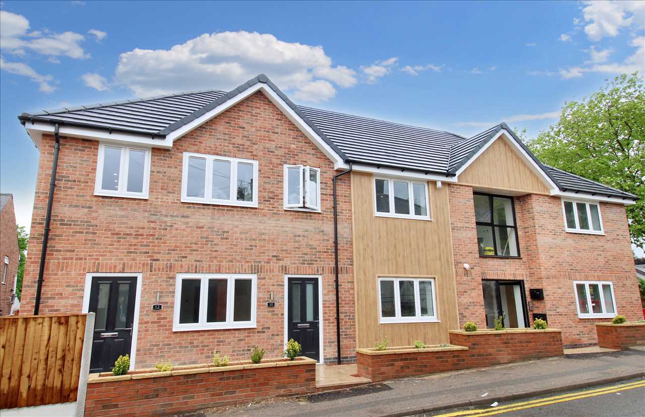 Flat Chewton Street in Eastwood