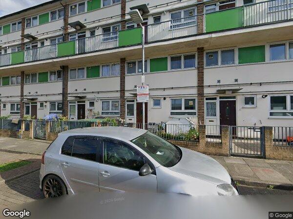 Flat Findhorn Street in Greater London